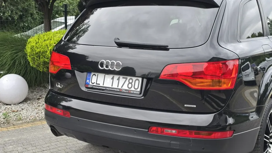 AUDI Q7 -