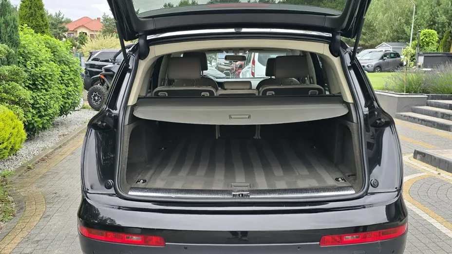 AUDI Q7 -