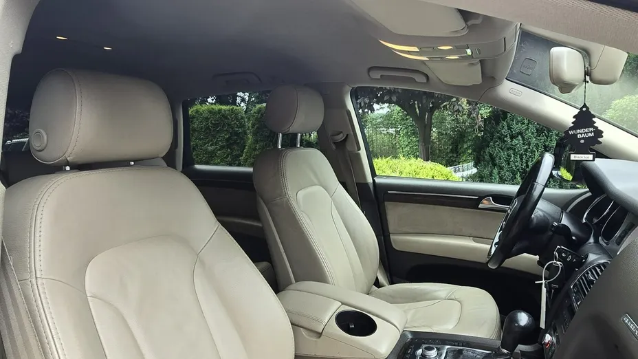 AUDI Q7 -