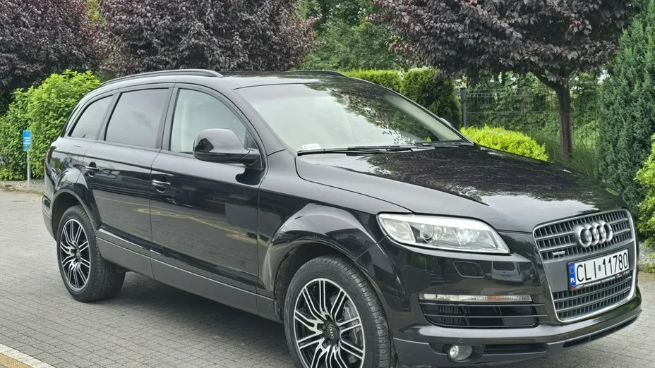 AUDI Q7 -