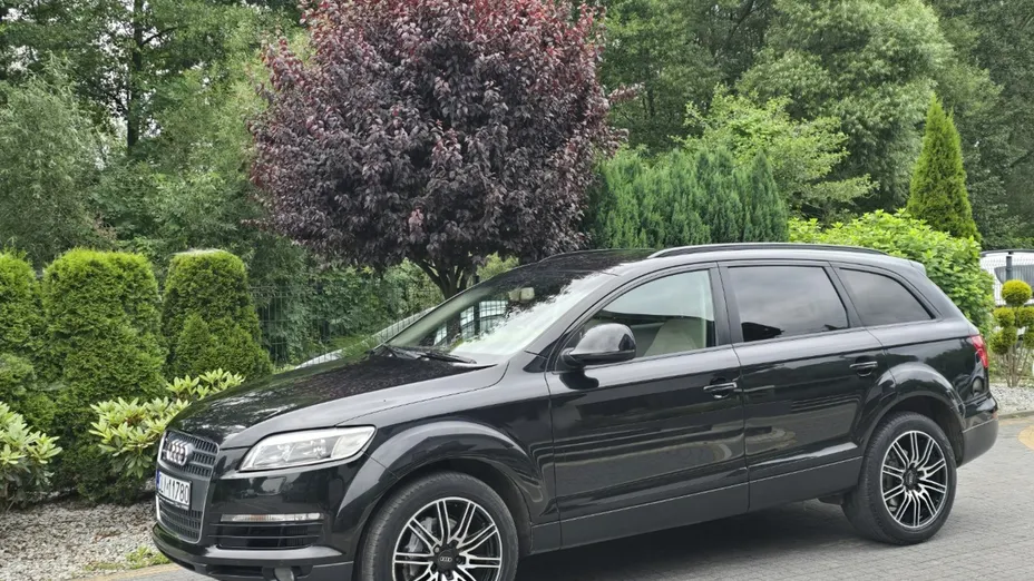AUDI Q7 -