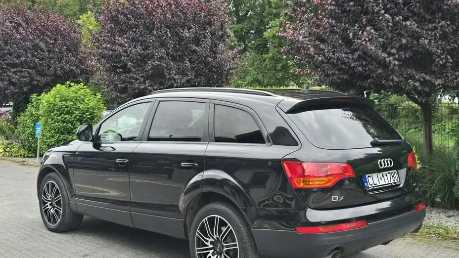 AUDI Q7 -