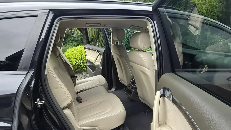 AUDI Q7 -