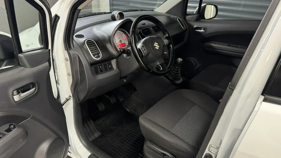SUZUKI Splash -
