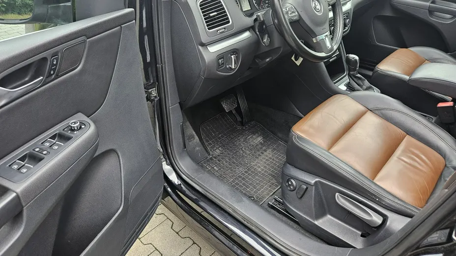 VOLKSWAGEN Sharan -