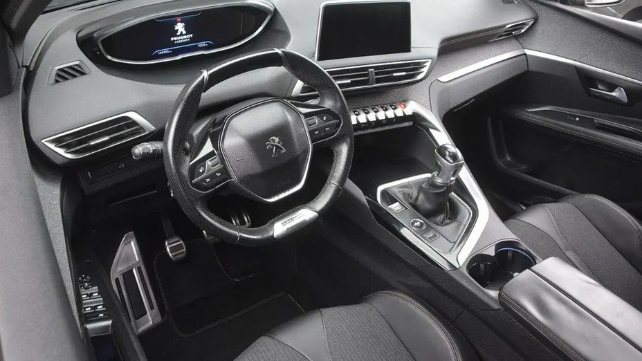 PEUGEOT 3008 -
