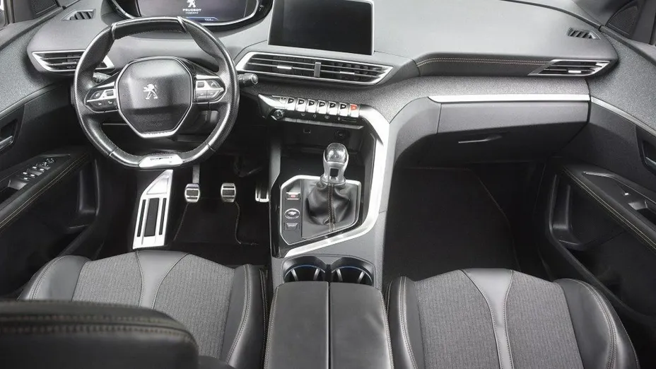 PEUGEOT 3008 -