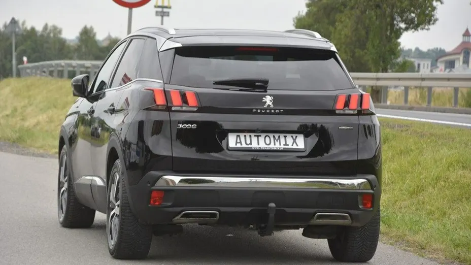 PEUGEOT 3008 -