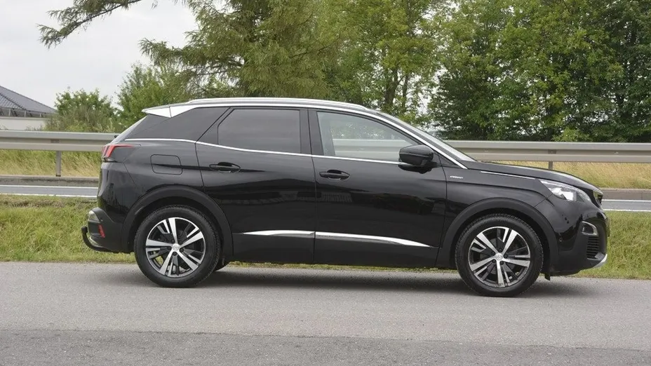 PEUGEOT 3008 -