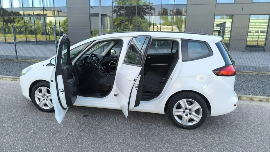 OPEL Zafira -