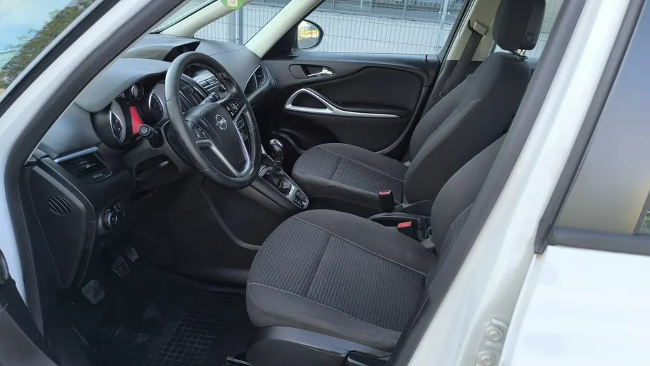 OPEL Zafira -