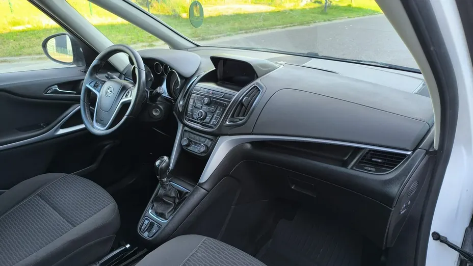OPEL Zafira -