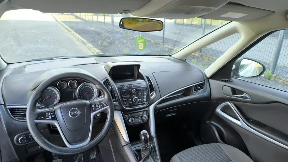 OPEL Zafira -
