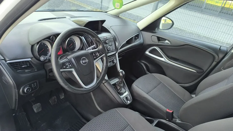 OPEL Zafira -