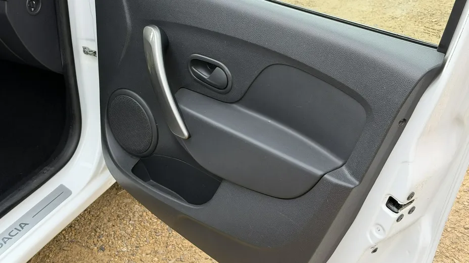 DACIA Logan -