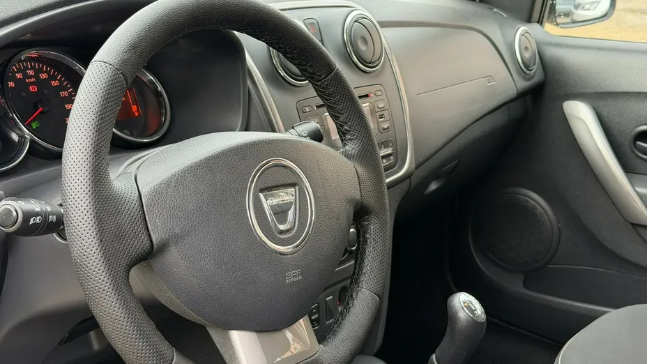 DACIA Logan -