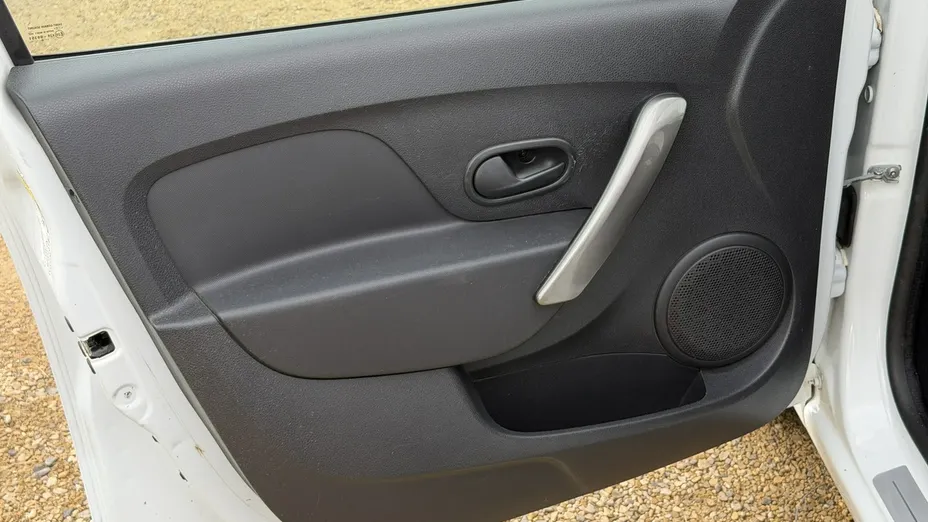 DACIA Logan -