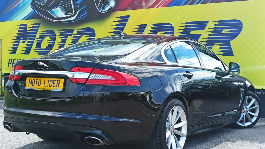 JAGUAR XF -