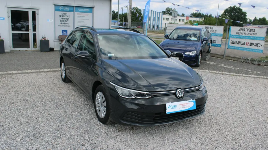 VOLKSWAGEN Golf -