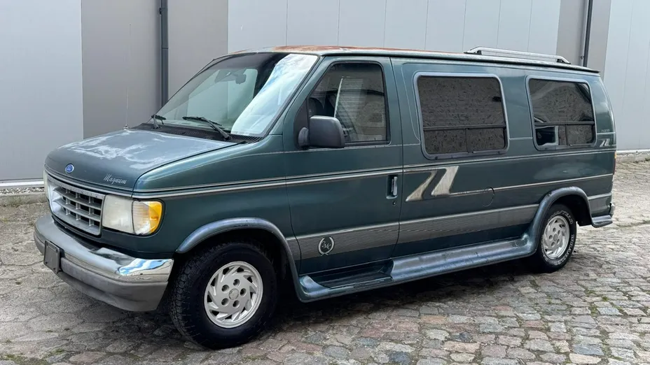 FORD Econoline -