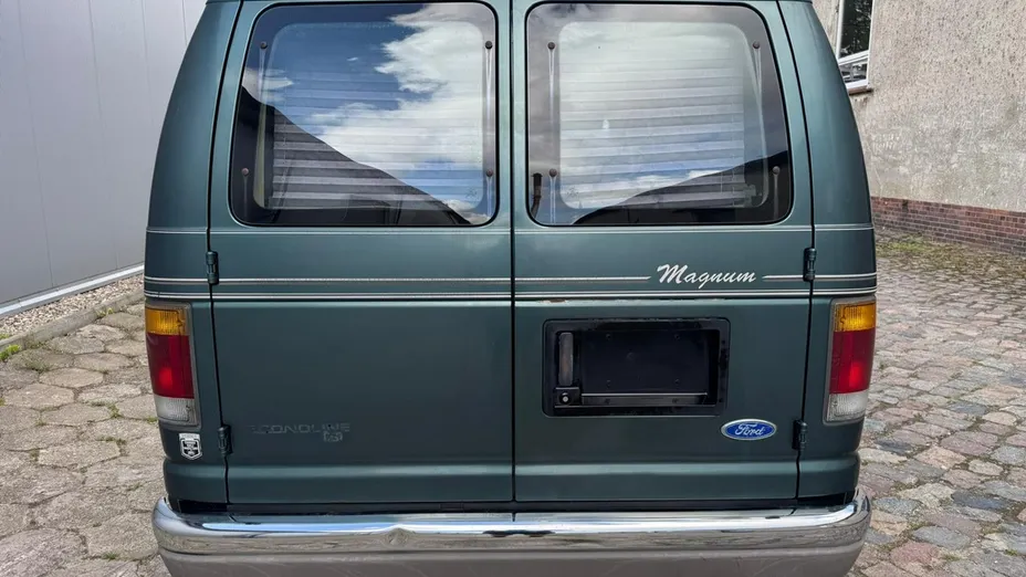 FORD Econoline -
