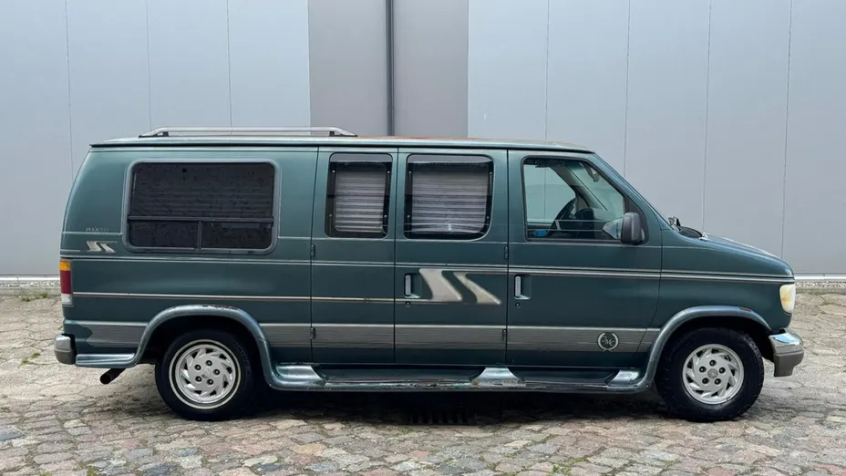 FORD Econoline -