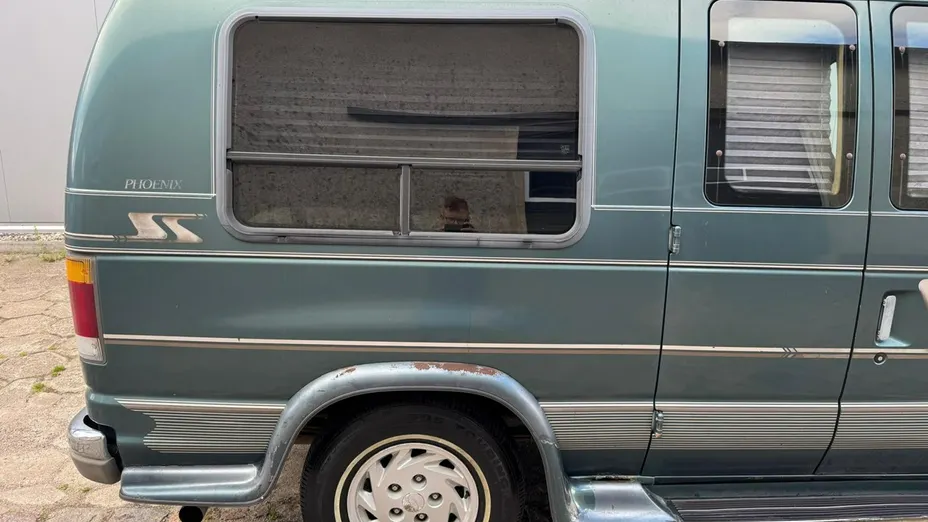 FORD Econoline -
