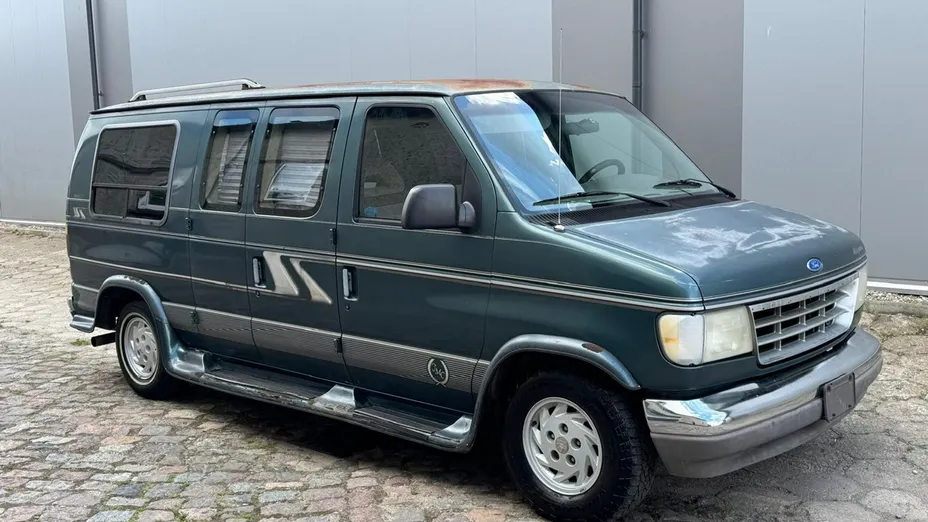FORD Econoline -