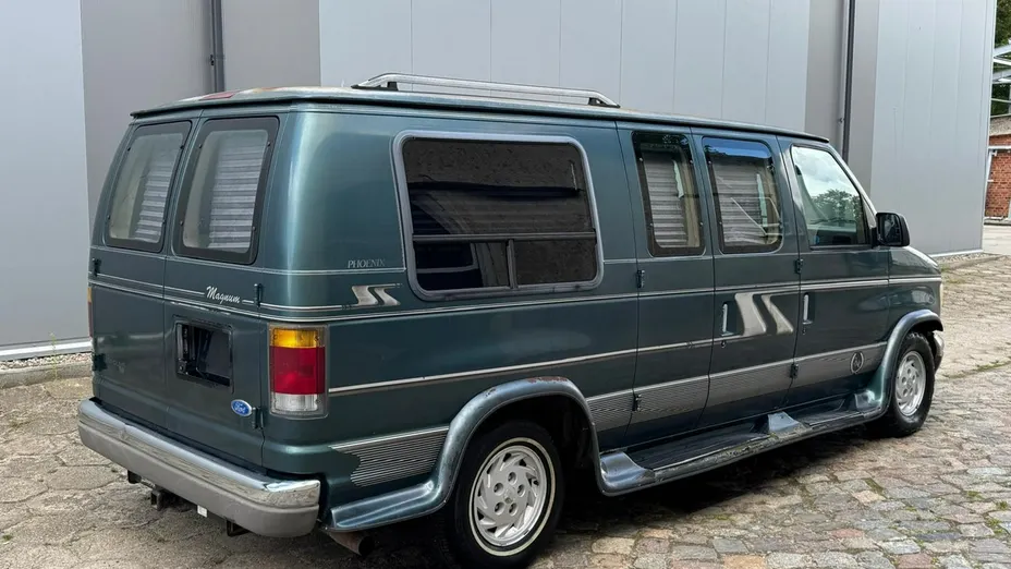 FORD Econoline -