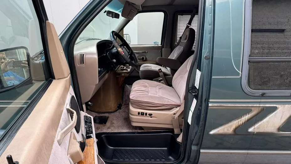 FORD Econoline -
