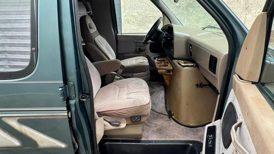 FORD Econoline -