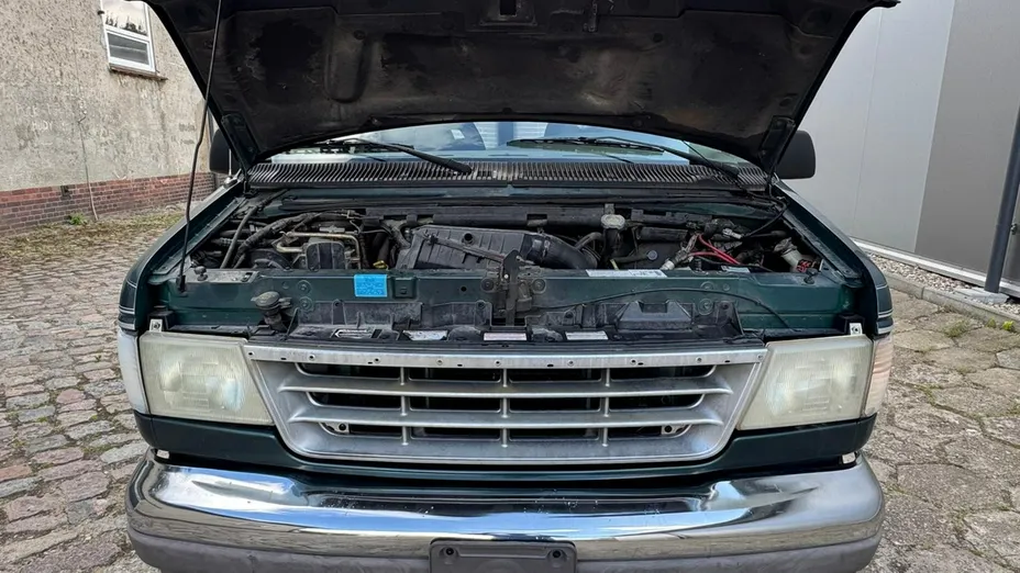 FORD Econoline -