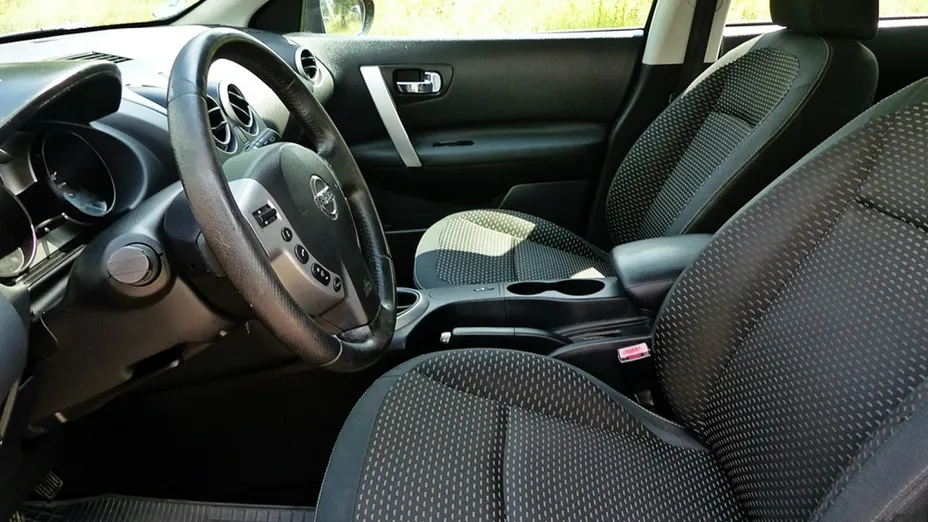 NISSAN Qashqai -