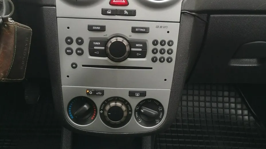 OPEL Corsa -