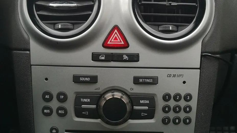 OPEL Corsa -