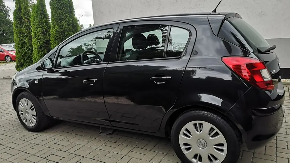 OPEL Corsa -
