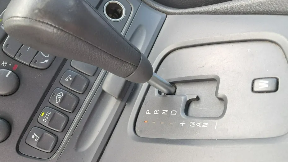 VOLVO S60 -
