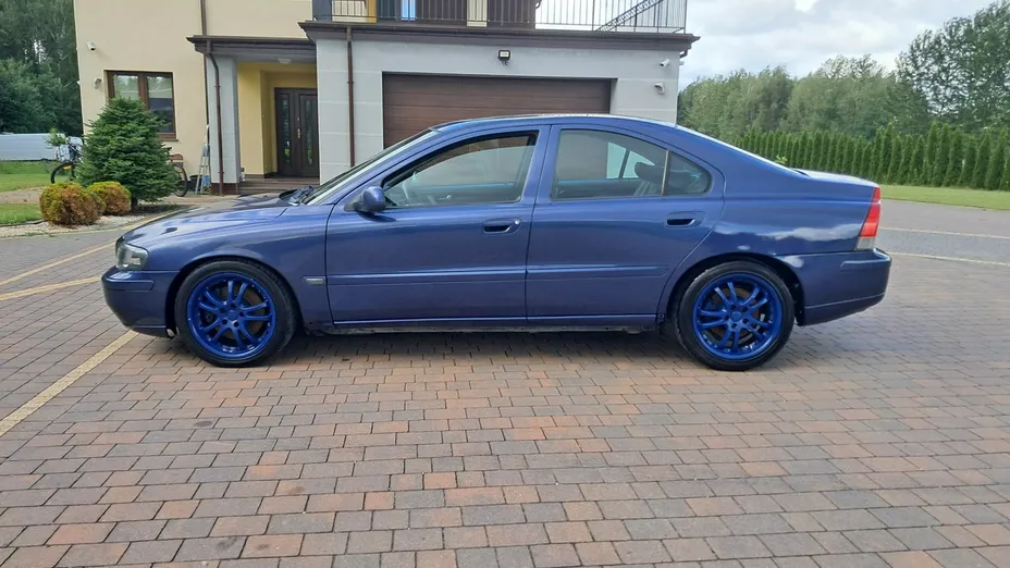 VOLVO S60 -
