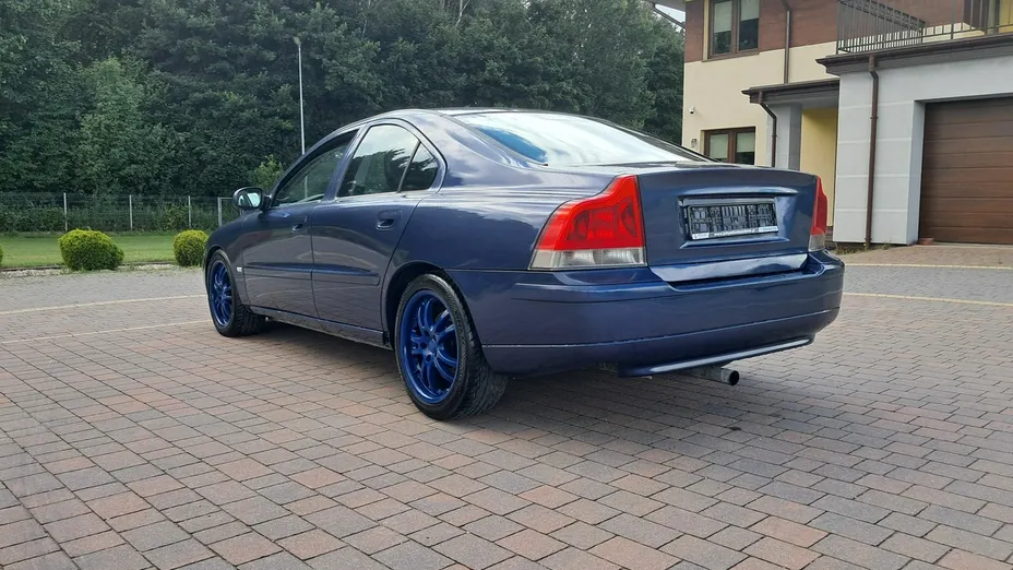 VOLVO S60 -