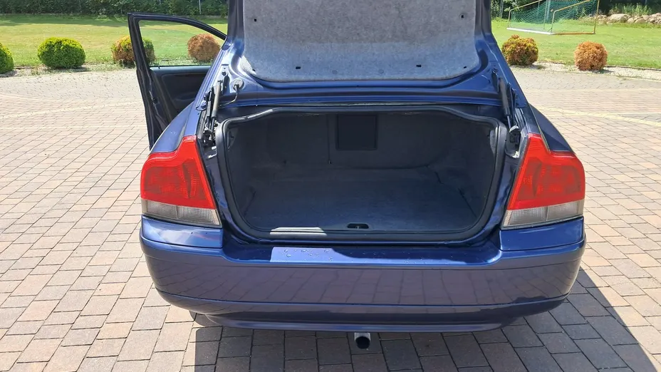 VOLVO S60 -