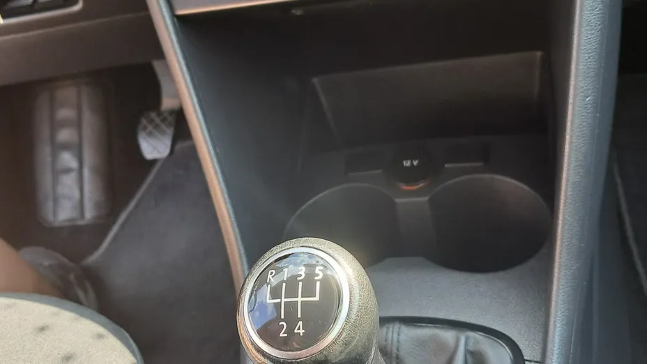 VOLKSWAGEN Polo -