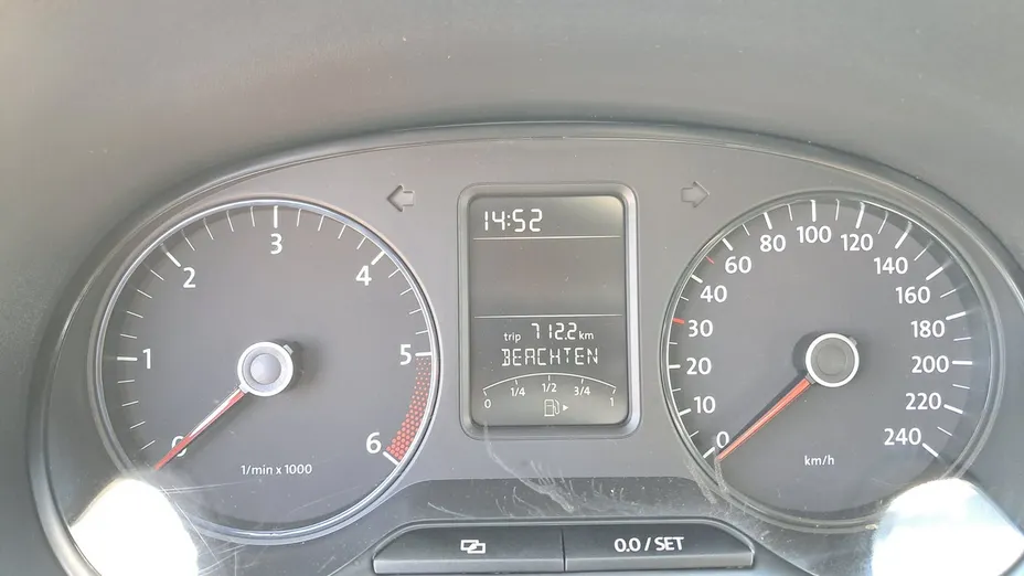 VOLKSWAGEN Polo -