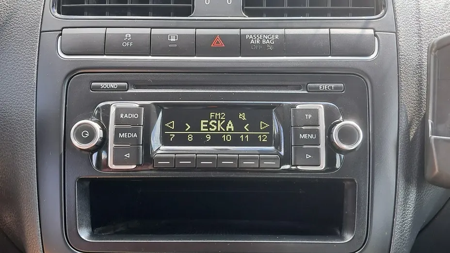 VOLKSWAGEN Polo -