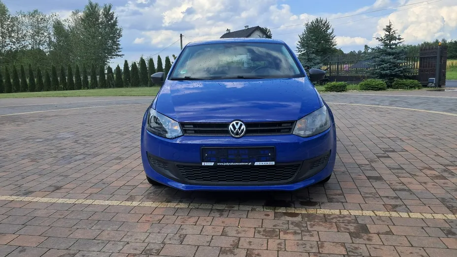 VOLKSWAGEN Polo -