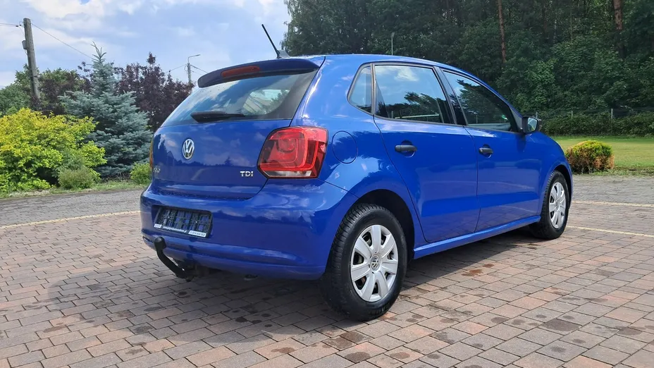 VOLKSWAGEN Polo -