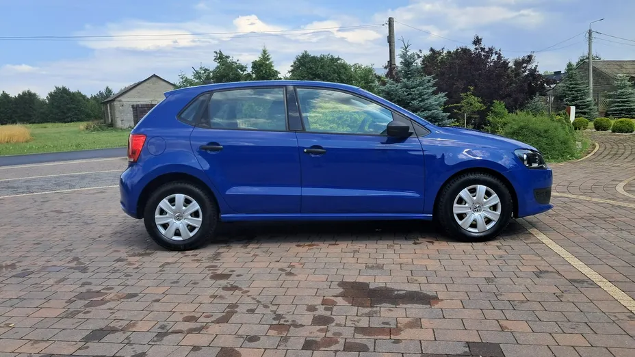 VOLKSWAGEN Polo -