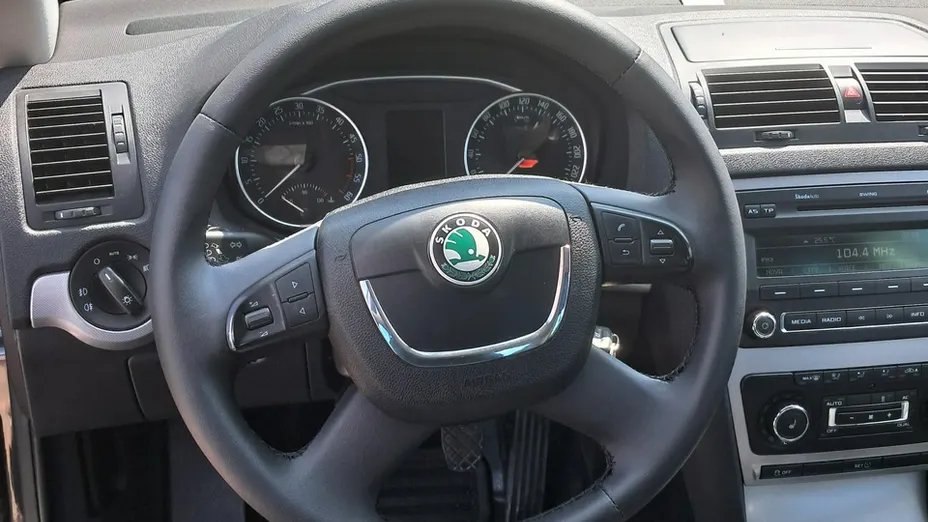 SKODA Octavia -