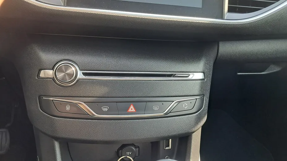 PEUGEOT 308 -
