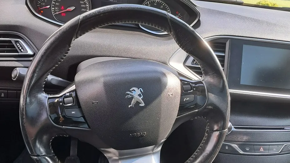 PEUGEOT 308 -