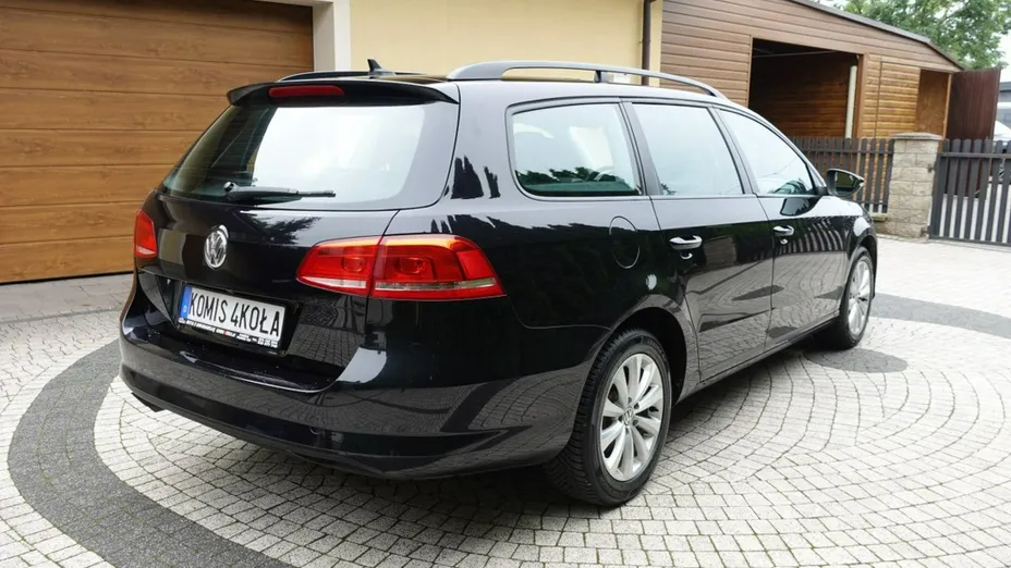VOLKSWAGEN Passat -